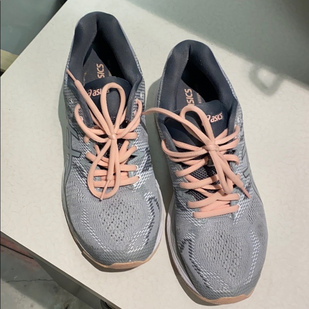 ASIC women’s sneakers